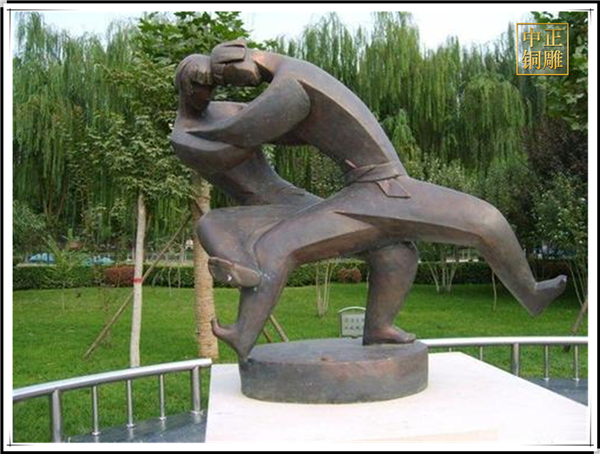 摔跤雕塑.jpg 摔跤雕塑.jpg