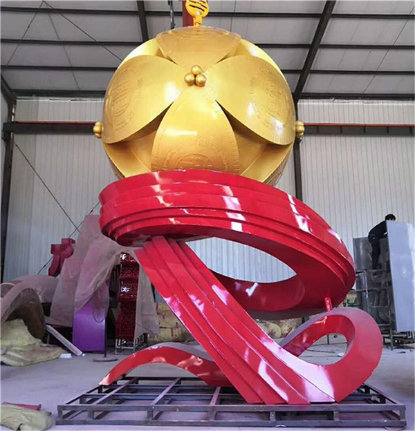 中國結雕塑價格.jpg 中國結雕塑價格.jpg