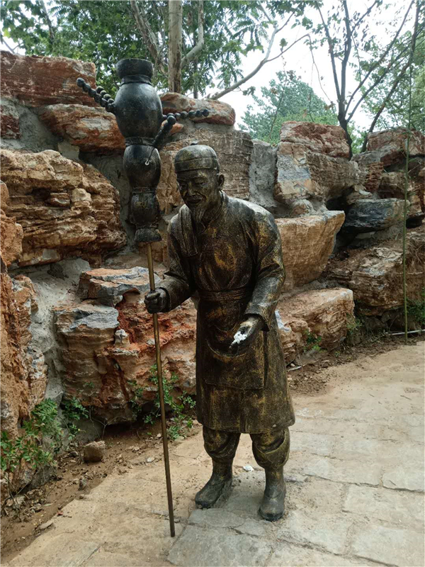 賣(mài)糖葫蘆雕塑.jpg 賣(mài)糖葫蘆雕塑.jpg