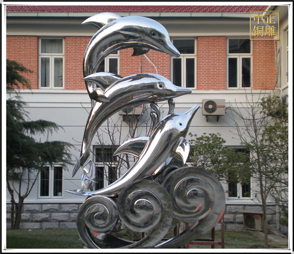 小區(qū)海豚雕塑.jpg 小區(qū)海豚雕塑.jpg