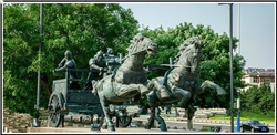 戰(zhàn)爭(zhēng)主題銅馬車雕塑 戰(zhàn)爭(zhēng)主題銅馬車雕塑