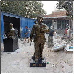 雷鋒抗日銅雕塑 雷鋒抗日銅雕塑